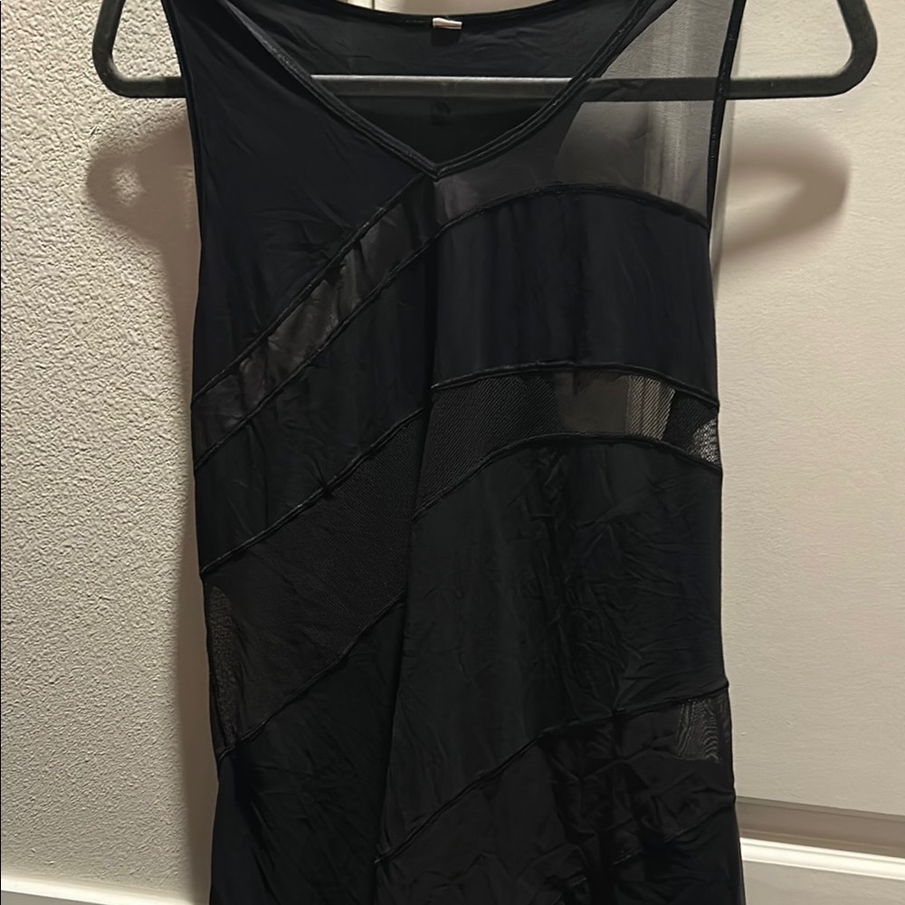 Lululemon Athletica Black V-Neck Asymmetrical top